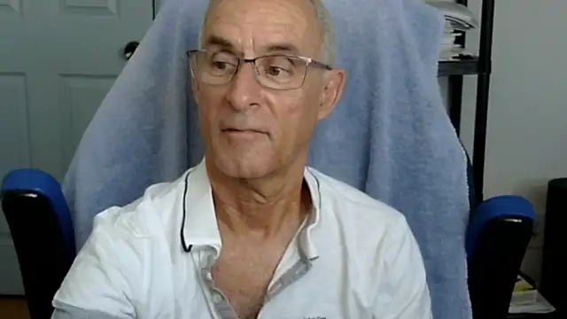 Snapshot of funone1999 chatting on October 27, 8:35 pm funone1999 online show from October 27, 8:35 pm