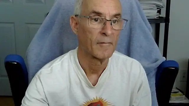 Snapshot of funone1999 chatting on October 29, 6:20 pm funone1999 online show from October 29, 6:20 pm