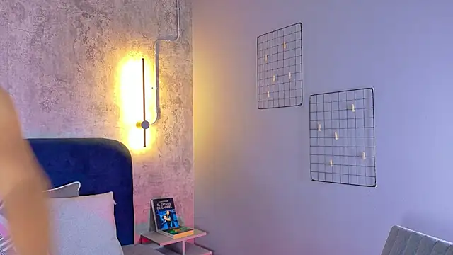 Snapshot of isabellaho1317 chatting on October 23, 8:18 pm isabellaho1317 online show from October 23, 8:18 pm