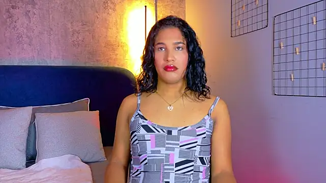 Snapshot of isabellaho1317 chatting on October 25, 8:25 pm isabellaho1317 online show from October 25, 8:25 pm