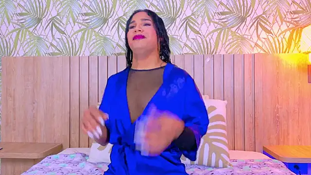 Snapshot of isabellaho1317 chatting on November 4, 1:10 pm isabellaho1317 online show from November 4, 1:10 pm