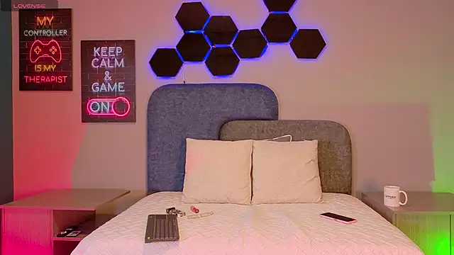 Snapshot of isabellaho1317 chatting on November 12, 12:16 pm isabellaho1317 online show from November 12, 12:16 pm