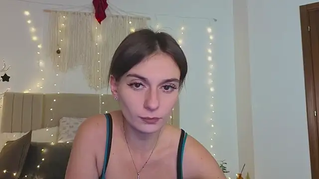 Little mia   online show from December 20, 10:39 pm