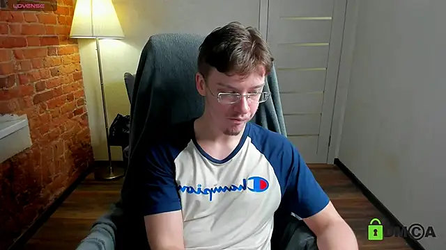 Snapshot of Harm_Dick chatting on December 21, 12:45 pm Harm Dick online show from December 21, 12:45 pm