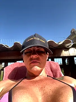 Snapshot of Deusasafada chatting on November 19, 6:19 pm Deusasafada online show from November 19, 6:19 pm