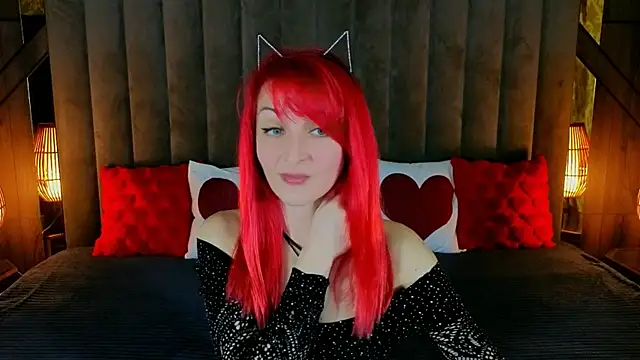 BrandyBloom online show from April 4, 7:33 pm