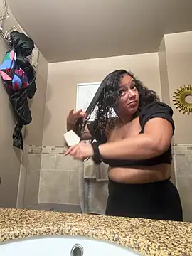 Snapshot of allybluee777 chatting on December 15, 2:21 pm allybluee777 online show from December 15, 2:21 pm