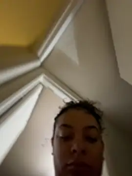 Snapshot of allybluee777 chatting on January 11, 10:53 am allybluee777 online show from January 11, 10:53 am