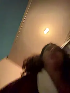 Snapshot of allybluee777 chatting on January 13, 3:01 am allybluee777 online show from January 13, 3:01 am