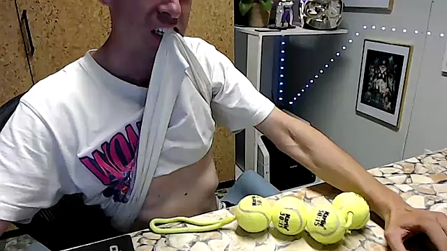 Snapshot of sakiramissy chatting on October 15, 2:28 pm sakiramissy online show from October 15, 2:28 pm
