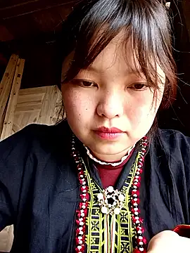 XoiXoi232 online show from February 17, 5:04 am