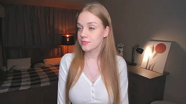 OdellaFrake online show from September 25, 7:50 pm