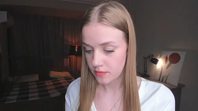 OdellaFrake online show from October 3, 7:55 pm