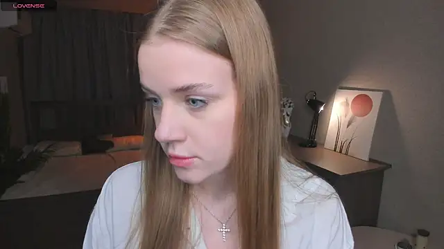 OdellaFrake online show from December 3, 7:23 pm