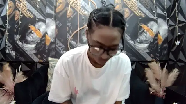 Lilmisbaddyxxx online show from October 6, 5:43 pm