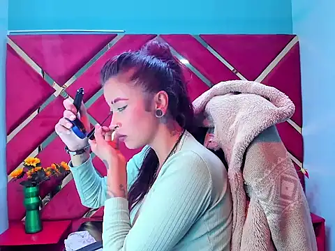 Snapshot of Kataleya_Luck chatting on November 16, 3:45 am Kataleya Luck online show from November 16, 3:45 am