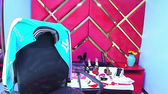 Snapshot of Kataleya_Luck chatting on November 23, 3:39 am Kataleya Luck online show from November 23, 3:39 am