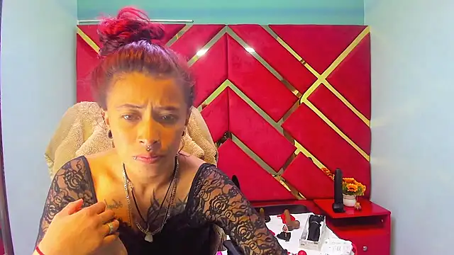 Snapshot of Kataleya_Luck chatting on November 27, 3:19 am Kataleya Luck online show from November 27, 3:19 am