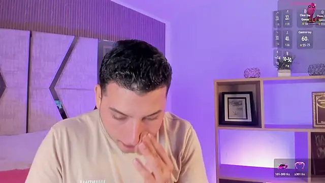 Snapshot of Axel_grey_ chatting on June 12, 12:48 pm Axel grey online show from June 12, 12:48 pm