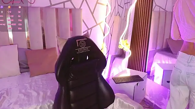 CYRUS TAY online show from February 23, 12:24 pm