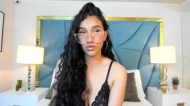 Snapshot of ValentiinaCruz chatting on September 21, 7:48 pm ValentiinaCruz online show from September 21, 7:48 pm