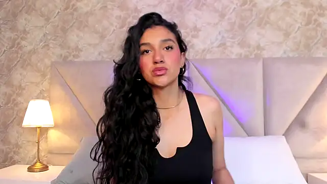 Snapshot of ValentiinaCruz chatting on September 25, 10:13 pm ValentiinaCruz online show from September 25, 10:13 pm