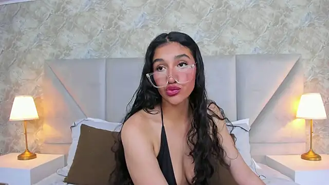 Snapshot of ValentiinaCruz chatting on October 11, 8:07 pm ValentiinaCruz online show from October 11, 8:07 pm