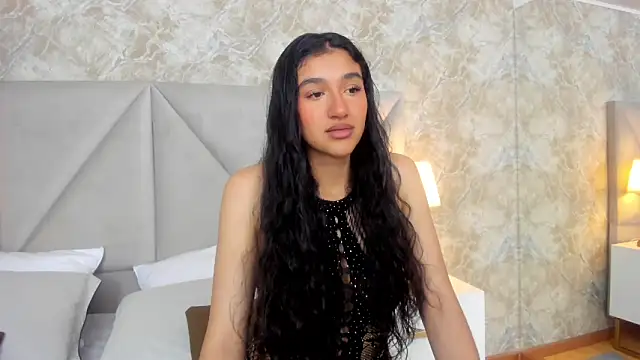 Snapshot of ValentiinaCruz chatting on November 3, 6:31 pm ValentiinaCruz online show from November 3, 6:31 pm