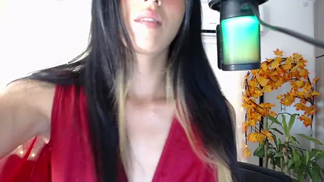 Snapshot of cristal_aixa12 chatting on October 5, 7:34 pm cristal aixa12 online show from October 5, 7:34 pm