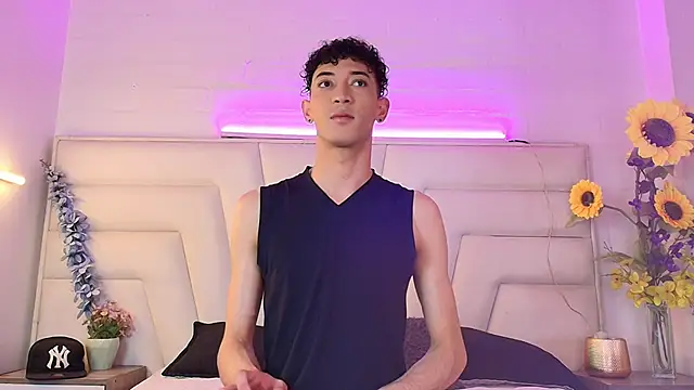 Ashton Myers online show from October 29, 7:48 pm