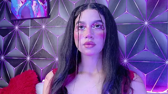 Snapshot of Megan_Luxe chatting on October 4, 4:43 am Megan Luxe online show from October 4, 4:43 am