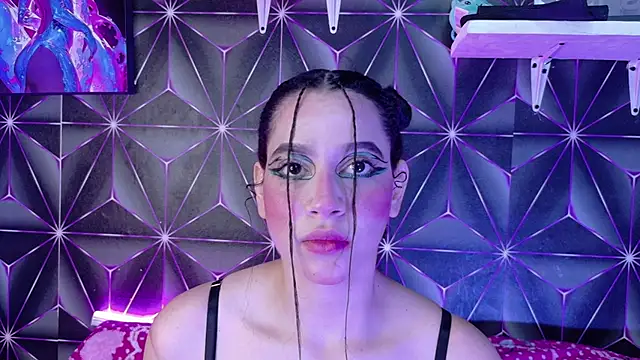 Snapshot of Megan_Luxe chatting on October 5, 5:28 am Megan Luxe online show from October 5, 5:28 am