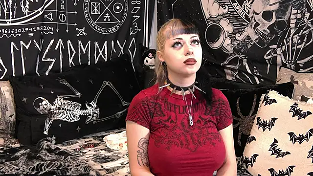 Snapshot of Paige_Turner chatting on May 1, 4:33 pm Paige Turner online show from May 1, 4:33 pm