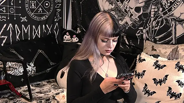 Snapshot of Paige_Turner chatting on May 8, 1:00 am Paige Turner online show from May 8, 1:00 am