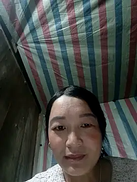 Snapshot of Bliss_rose chatting on October 1, 11:38 am Bliss rose online show from October 1, 11:38 am