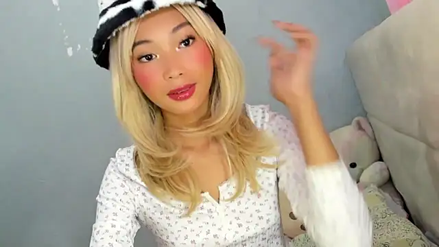 Snapshot of Anne_the_virgin chatting on October 14, 4:24 am Anne the virgin online show from October 14, 4:24 am