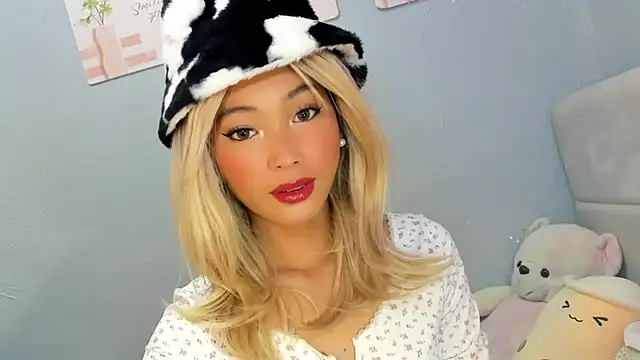 Snapshot of Anne_the_virgin chatting on October 29, 9:44 am Anne the virgin online show from October 29, 9:44 am