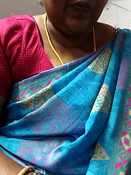 Snapshot of TAMIL_ELAKKIYA chatting on April 29, 9:24 am TAMIL ELAKKIYA online show from April 29, 9:24 am