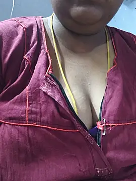 Snapshot of TAMIL_ELAKKIYA chatting on June 11, 12:32 am TAMIL ELAKKIYA online show from June 11, 12:32 am