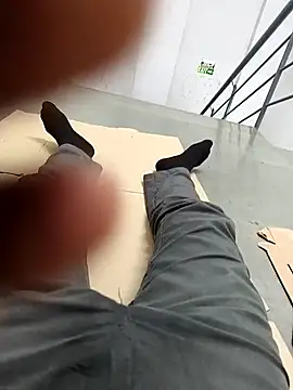 hotboy43339 online show from September 18, 5:04 pm