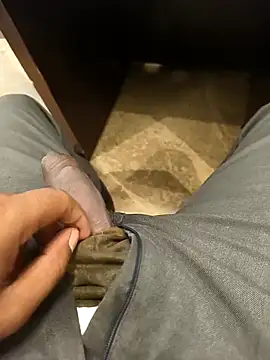 hotboy43339 online show from November 5, 1:49 am