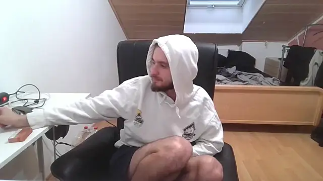 Snapshot of Bez3ybik chatting on September 10, 5:35 pm Bez3ybik online show from September 10, 5:35 pm