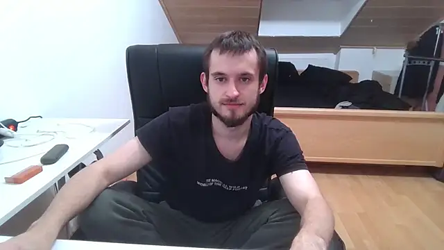 Snapshot of Bez3ybik chatting on October 13, 6:41 pm Bez3ybik online show from October 13, 6:41 pm