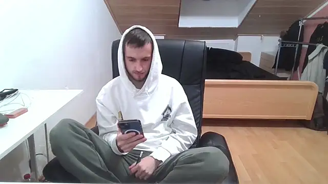 Snapshot of Bez3ybik chatting on October 16, 5:25 pm Bez3ybik online show from October 16, 5:25 pm