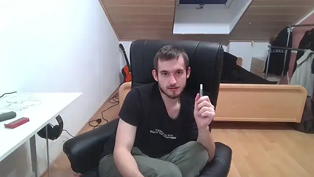 Snapshot of Bez3ybik chatting on October 17, 10:45 pm Bez3ybik online show from October 17, 10:45 pm