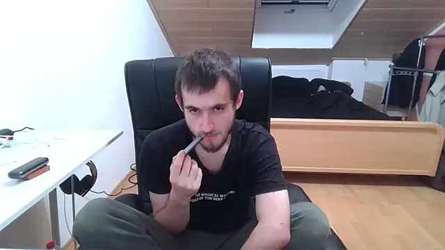 Snapshot of Bez3ybik chatting on October 24, 8:49 pm Bez3ybik online show from October 24, 8:49 pm