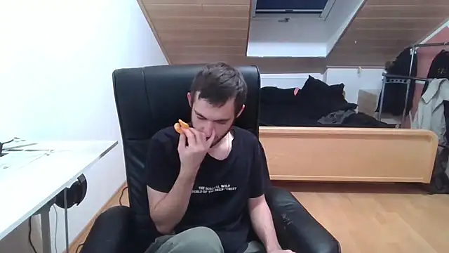 Snapshot of Bez3ybik chatting on October 28, 12:14 am Bez3ybik online show from October 28, 12:14 am