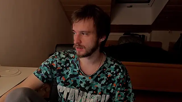 Snapshot of Bez3ybik chatting on January 5, 6:55 pm Bez3ybik online show from January 5, 6:55 pm