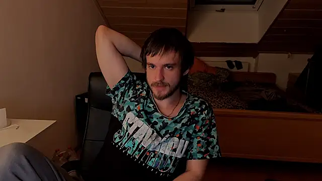 Snapshot of Bez3ybik chatting on January 6, 11:51 pm Bez3ybik online show from January 6, 11:51 pm