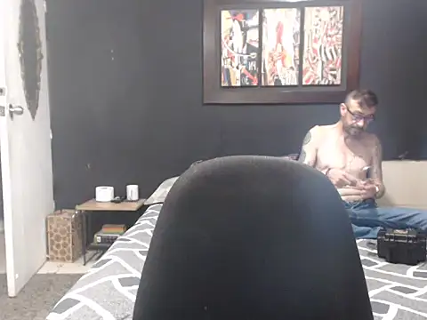 Snapshot of Dara-montenegro chatting on October 6, 2:31 am Dara-montenegro online show from October 6, 2:31 am